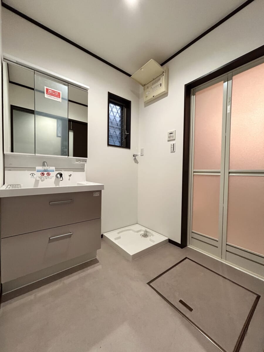 内装リフォーム 中古戸建 3階建　